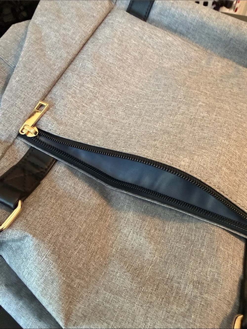 Source Unknown Gray and Black Men’s Duffel Bag with Detachable Strap